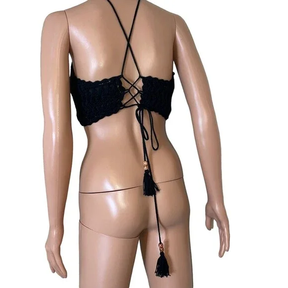 Vici IVIE CROCHET HALTER CROP TOP - BLACK in EUC cropped SZ SM 70's Boho SZ SM - Picture 5 of 12